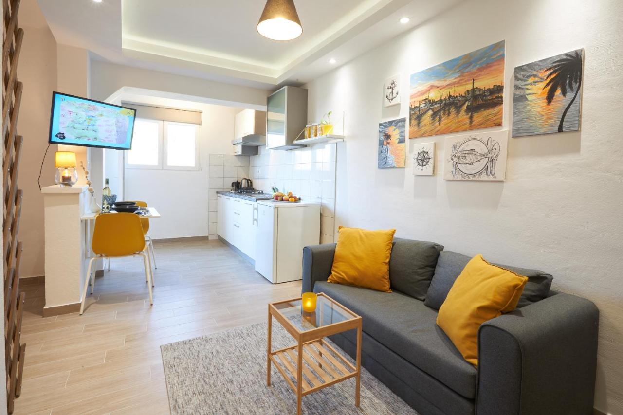 Apartment Yellow Poreč Exteriör bild